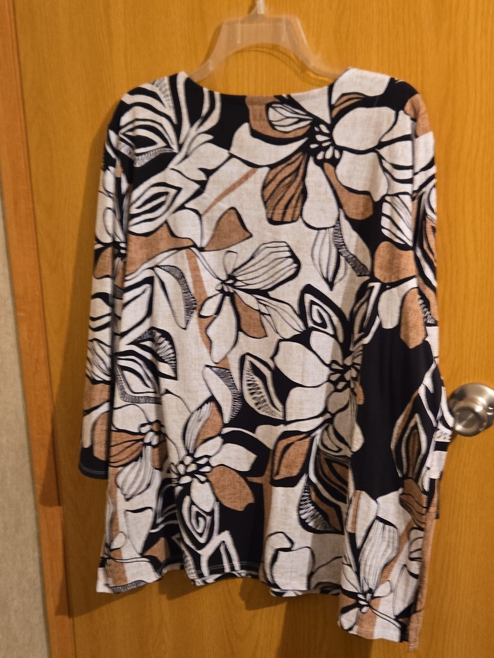 Alfred Dunner Black White Tan Floral Tunic Top - Picture 6 of 8